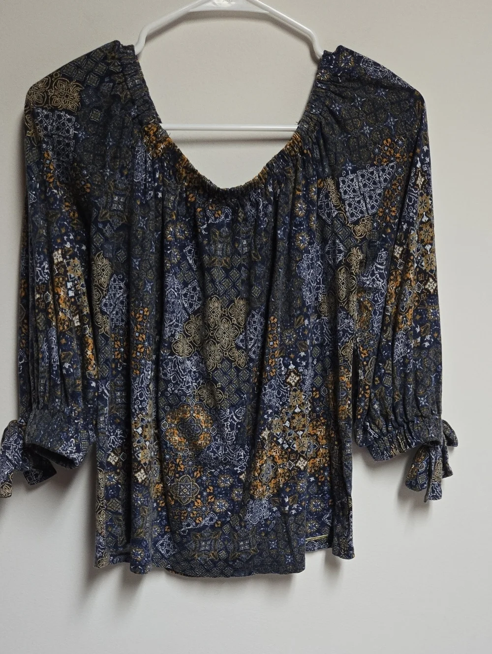 Michael Kors Navy Blue Off The Shoulders Multicolored Geometric Pattern Top  P/L
